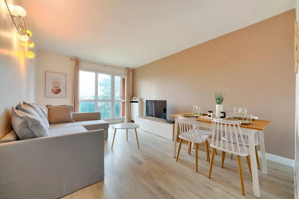 Apartment Appartement Lumineux Et Calme Fresnes  France